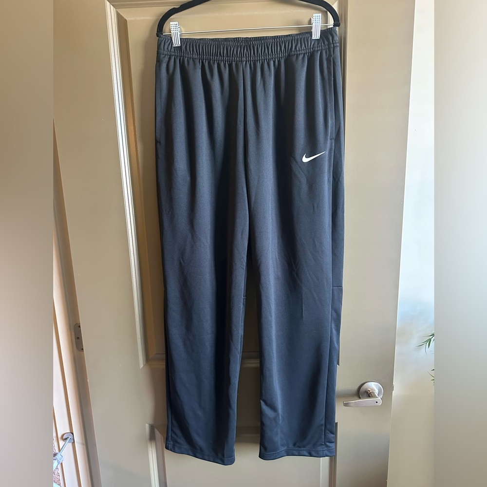 Nike Mens Relaxed Dri-Fit Black Training Sweatpants *NWT* - Picture 4 of 5